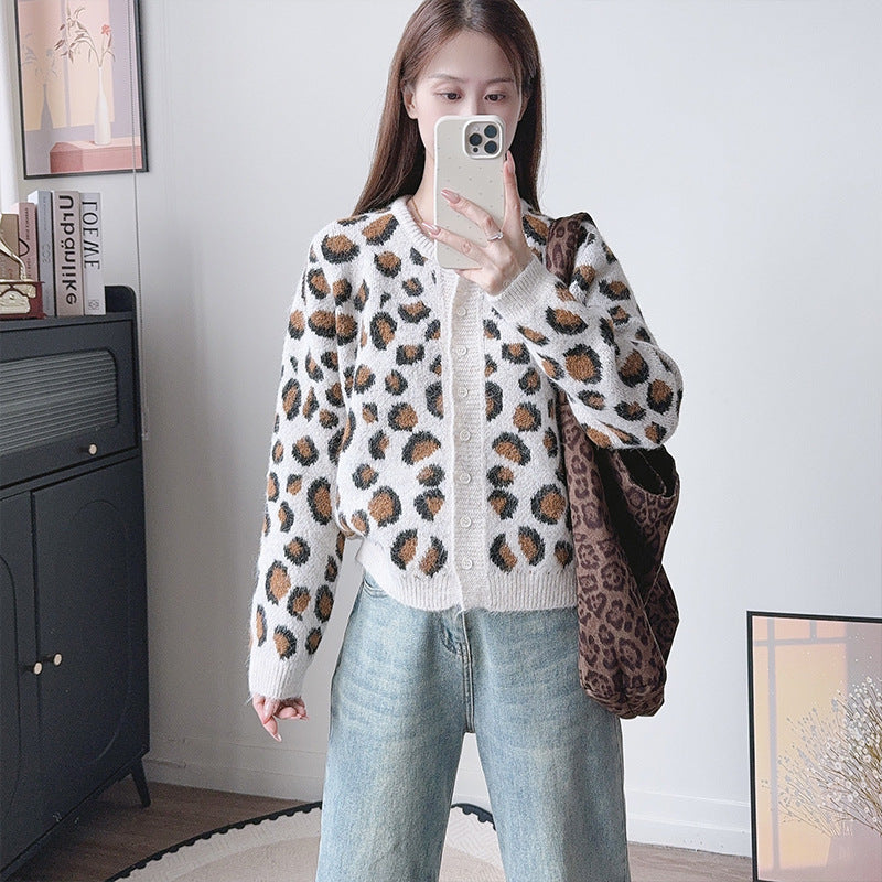Suéter de manga larga y cuello redondo con estampado de leopardo