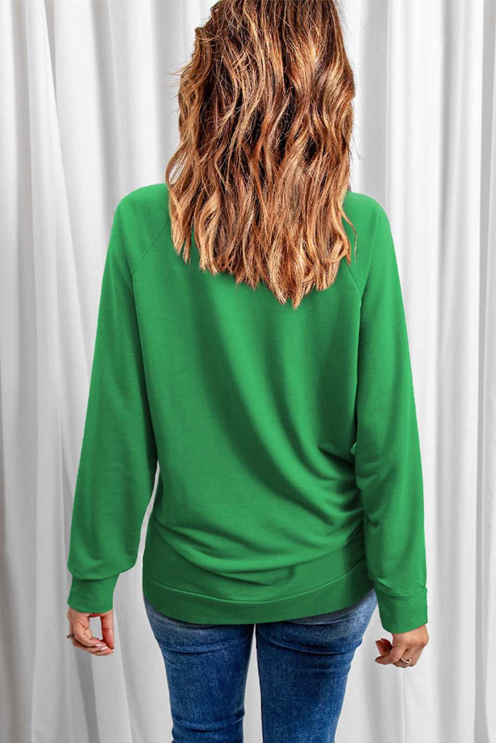 Sudadera de manga raglán con gráfico de corazón y trébol verde de la suerte