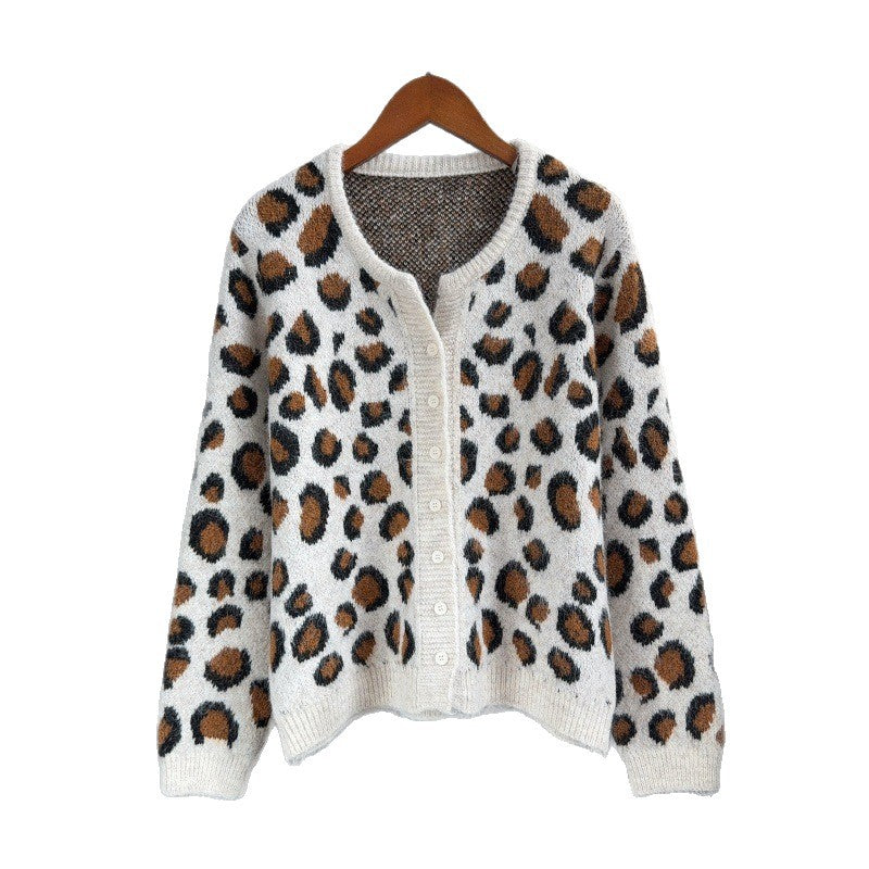 Suéter de manga larga y cuello redondo con estampado de leopardo