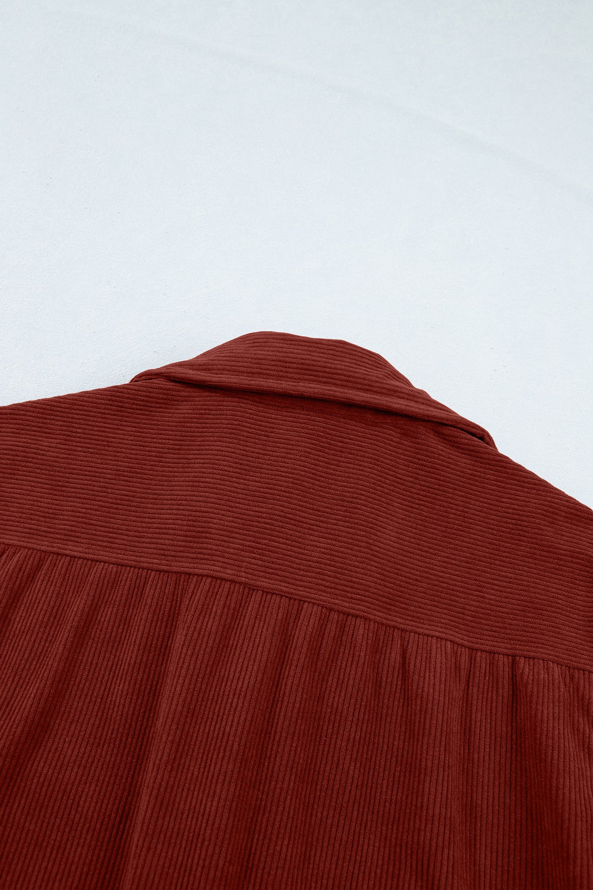 Camisa de pana de manga larga con puños ajustables, color arcilla