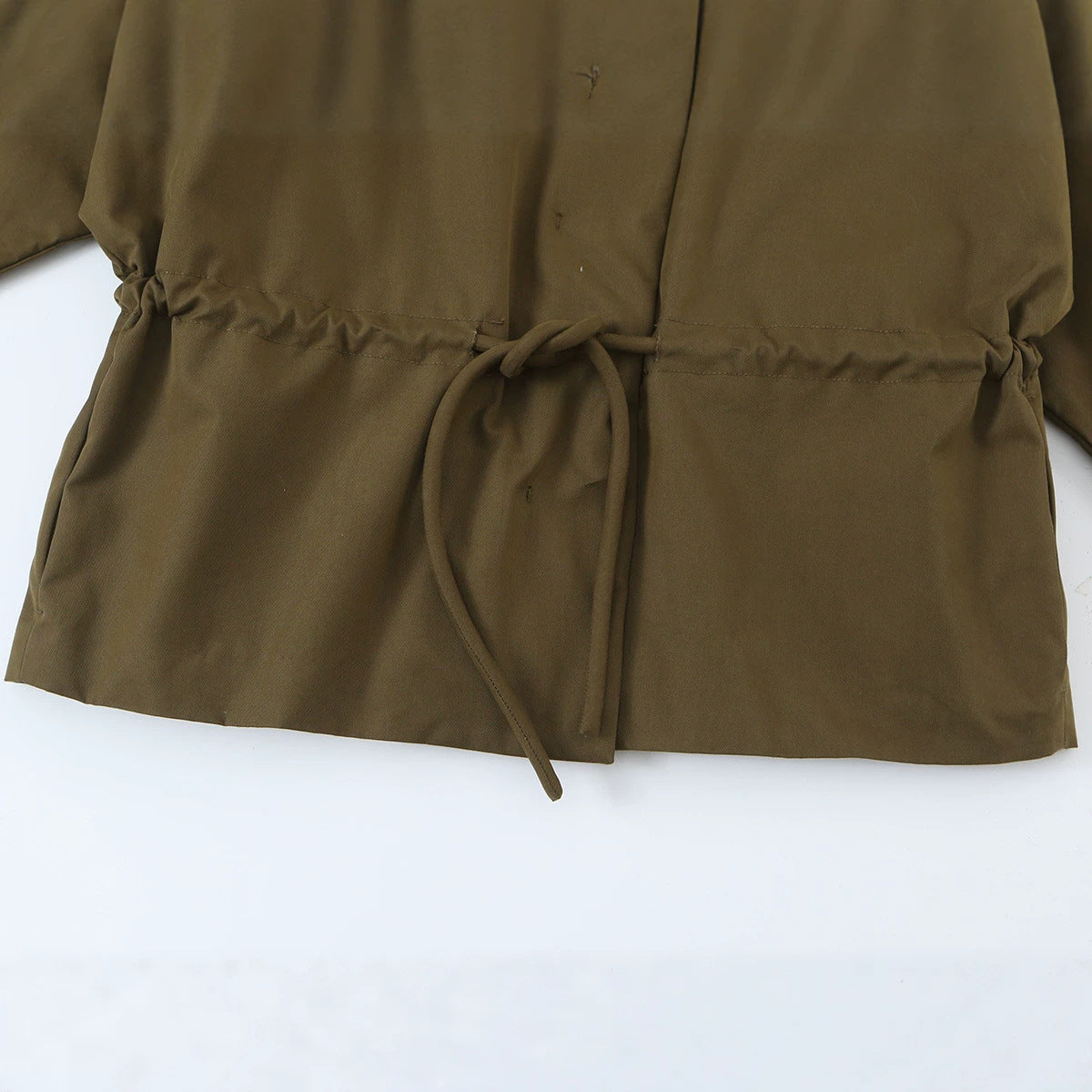 Chaqueta tipo parka, de corte holgado y color liso, con cuello alto y manga larga, de estilo casual