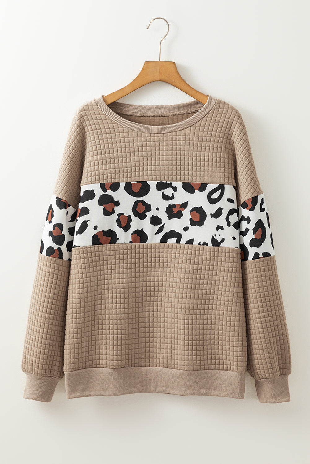Sudadera de cuello redondo con diseño de retazos acolchados y estampado de leopardo