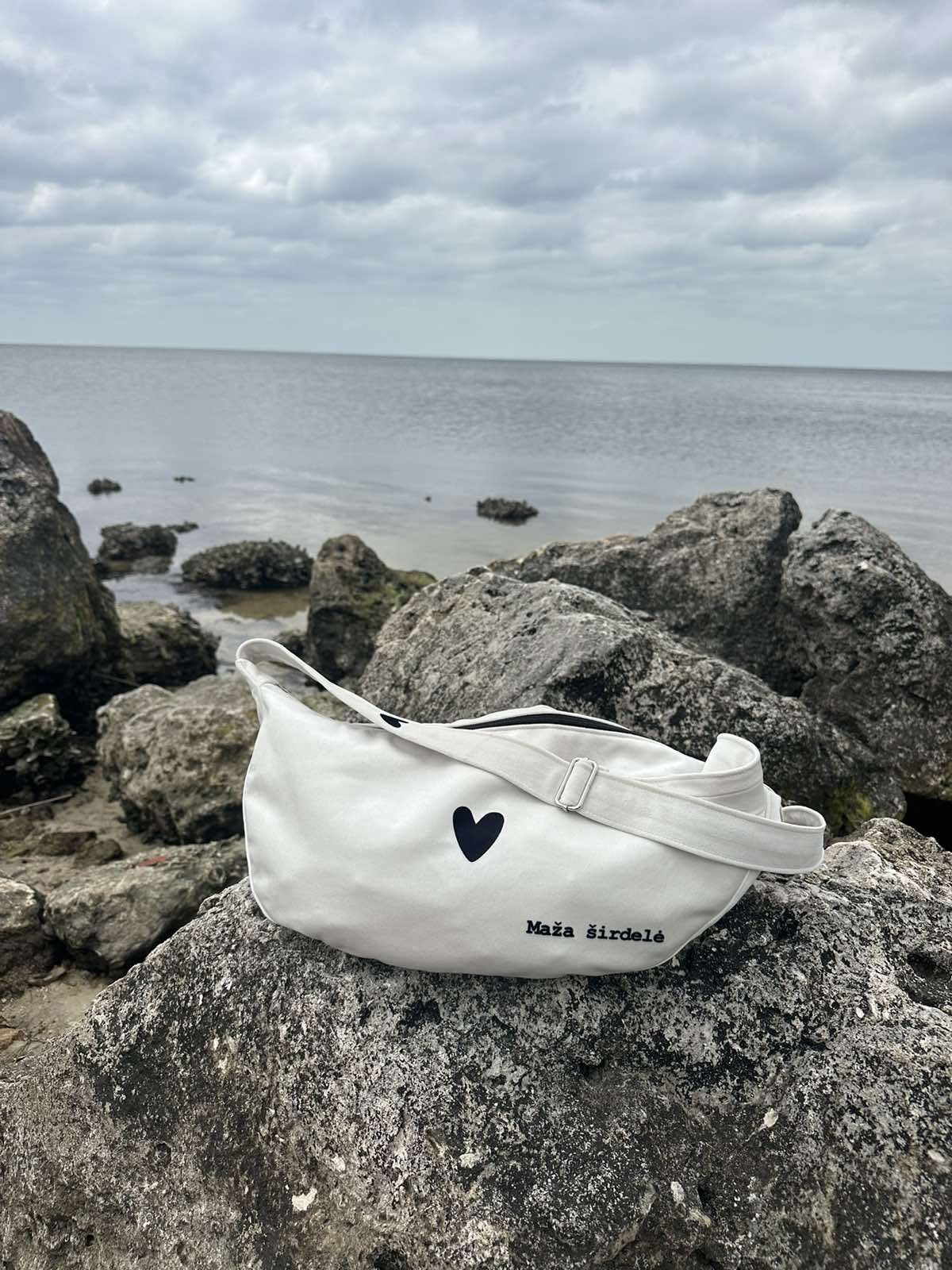 Hobo Bag Heart - White