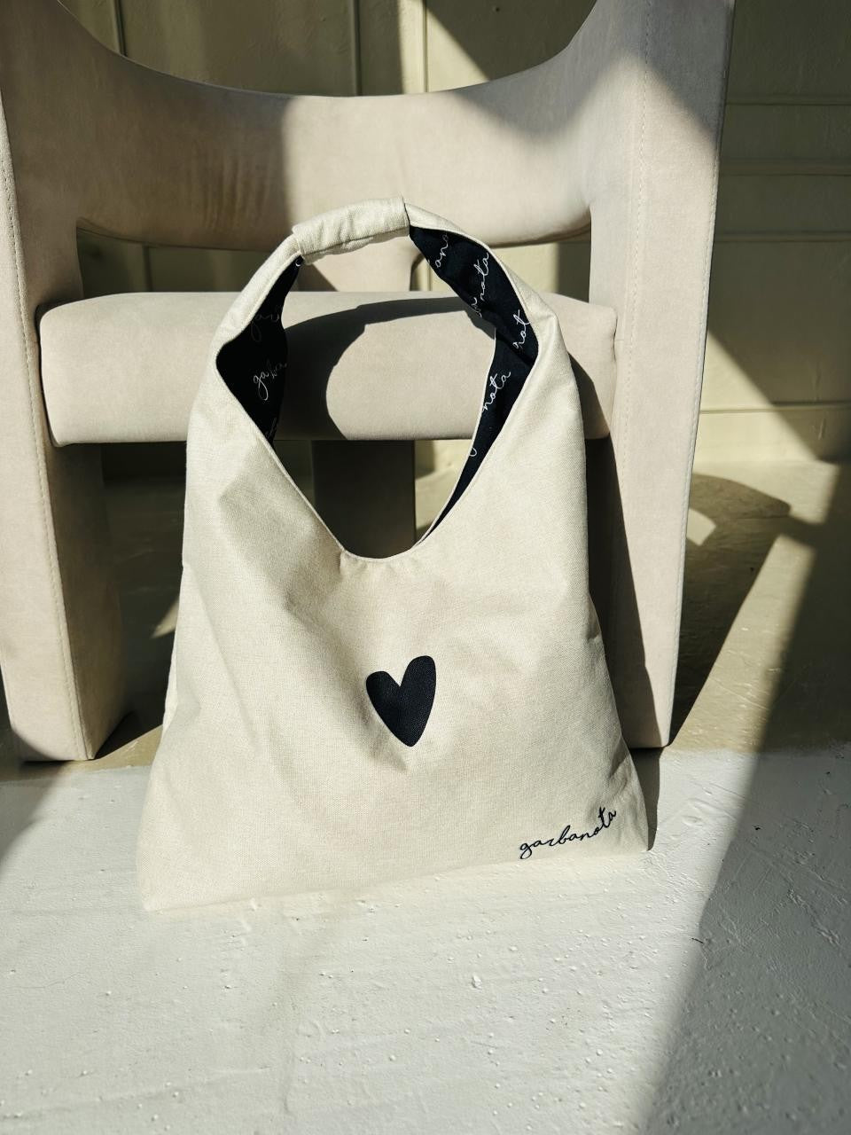 Moon Bag Heart - White