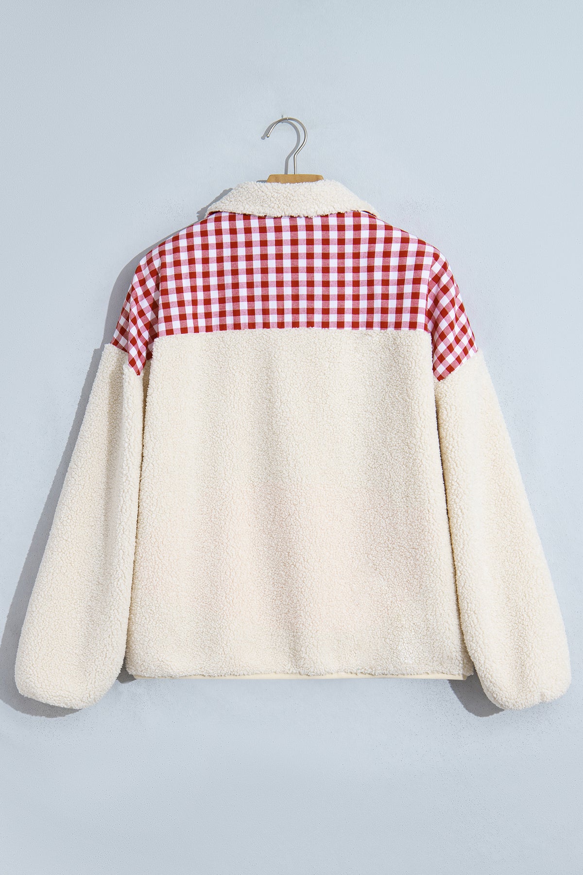 Sudadera holgada blanca de felpa con estampado de cuadros y parches, con motivo de Feliz Navidad