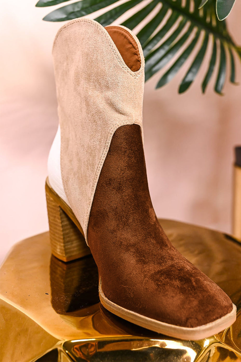 Botines de tacón en ante con diseño de bloques de color (tono castaño)
