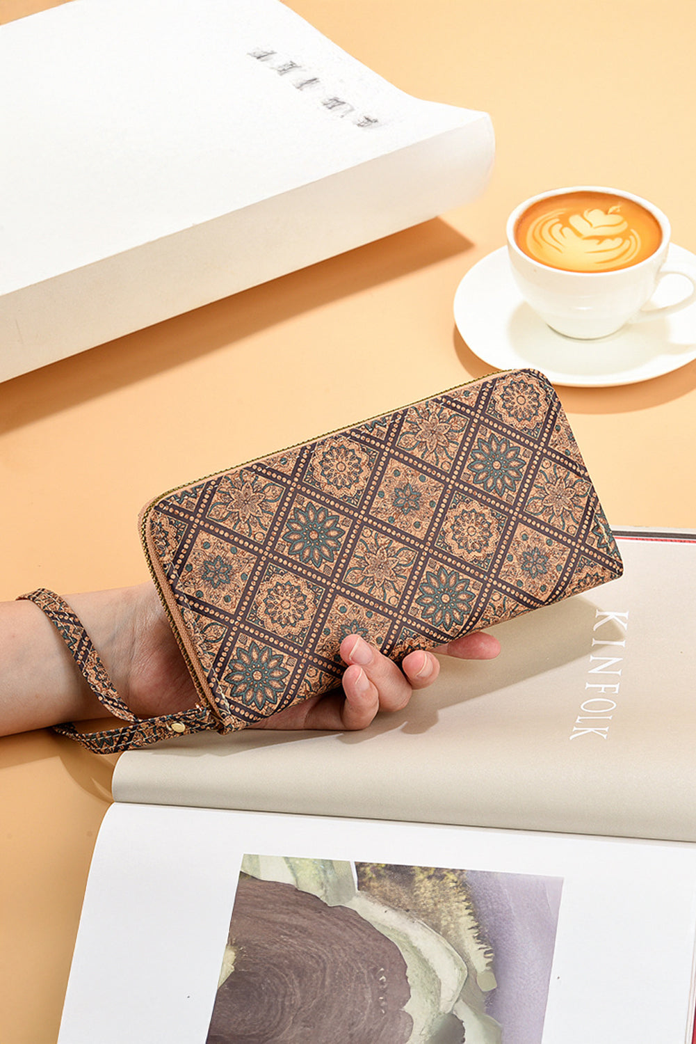 Cartera de mano de piel sintética marrón con estampado de estilo western
