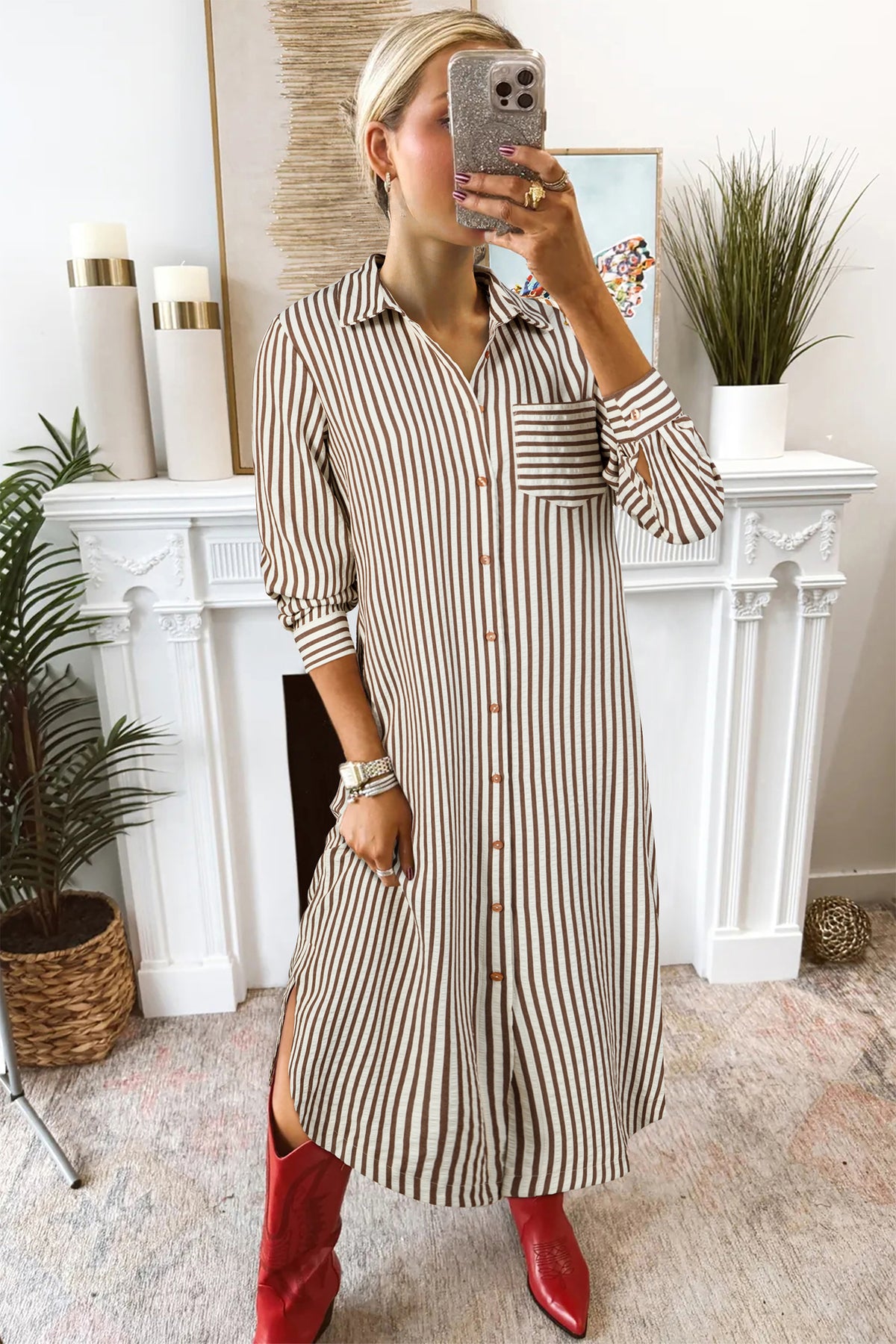 Vestido camisero midi de rayas marrones con textura, manga 3/4, bajo redondeado y abertura