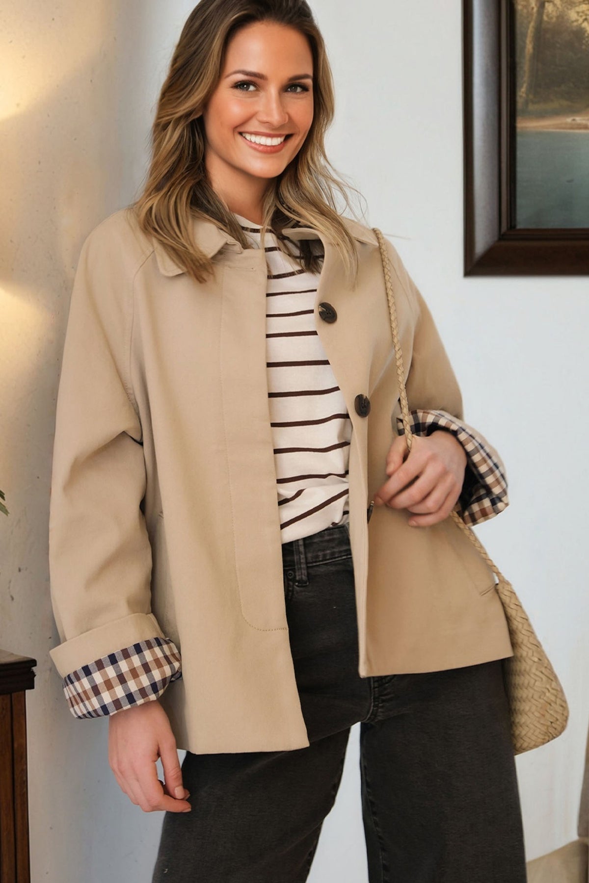 Gabardina de botonadura sencilla con forro de cuadros y diseño de patchwork