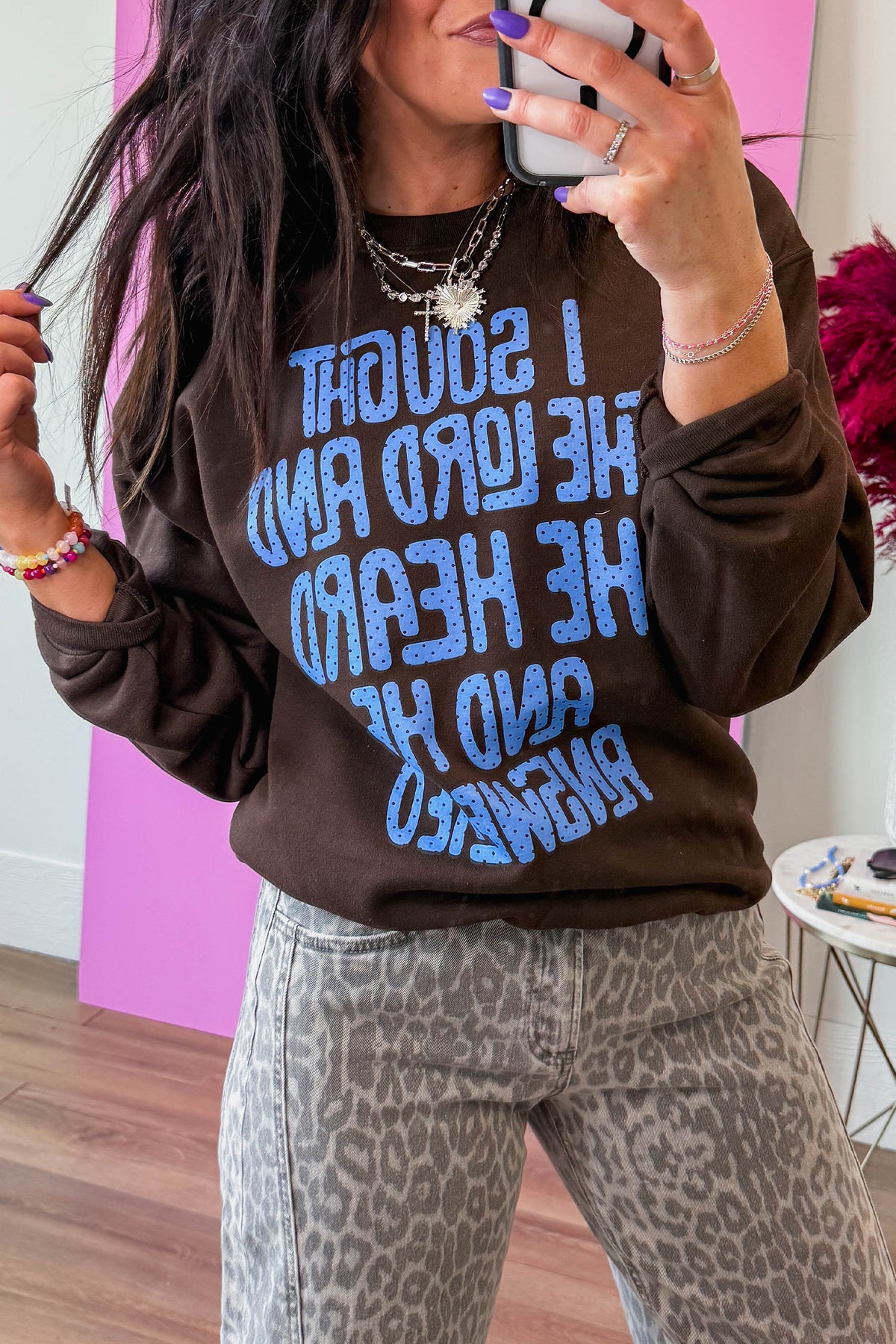 Sudadera casual con estampado de eslogan y lunares (diseño de café)