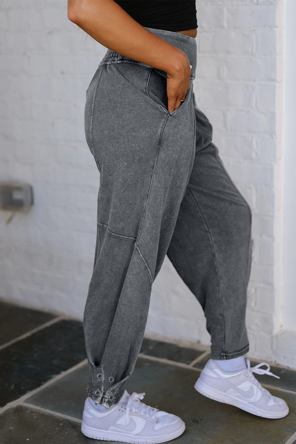 Pantalones casuales de tiro alto estilo jogger Elmwood con acabado mineral wash