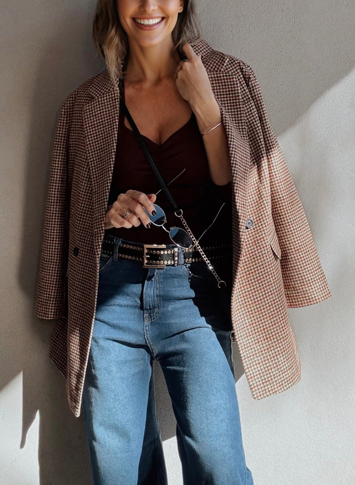 Blazer marrón con cuello de solapa y estampado de pata de gallo