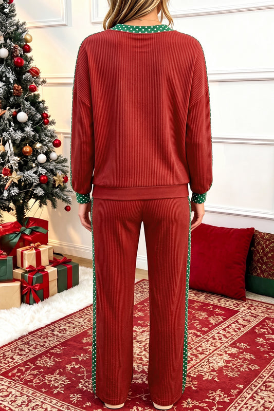 Conjunto de 2 piezas rojo y acogedor de manga larga: pantalón y top con diseño de parches acanalados y detalles de lunares.