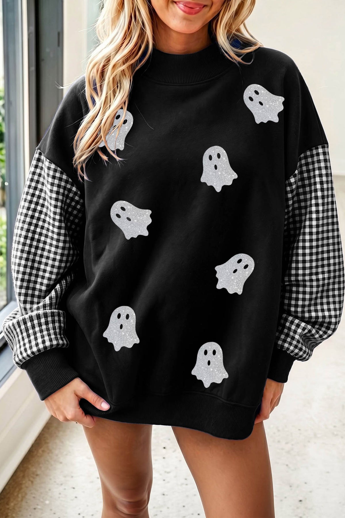 Sudadera tipo túnica de Halloween con estampado de fantasma, diseño de paneles y mangas a cuadros negros
