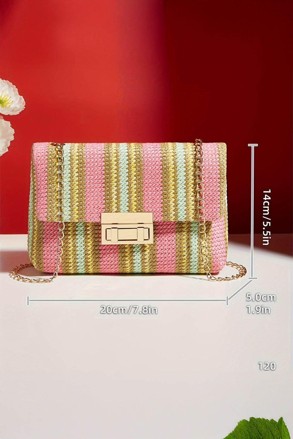 Bolso de hombro tejido a rayas rosas con solapa y correa de cadena