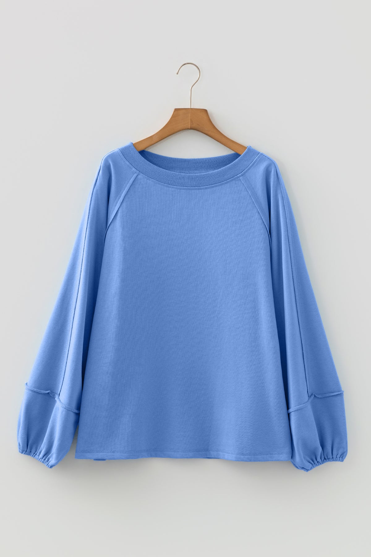Sudadera holgada Beau Blue de color liso con costuras sin rematar y patchwork.