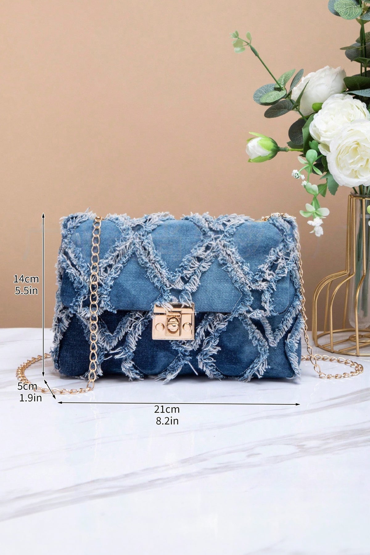 Tirante de cadena de mezclilla azul desgastada con diseño de celosía Bag