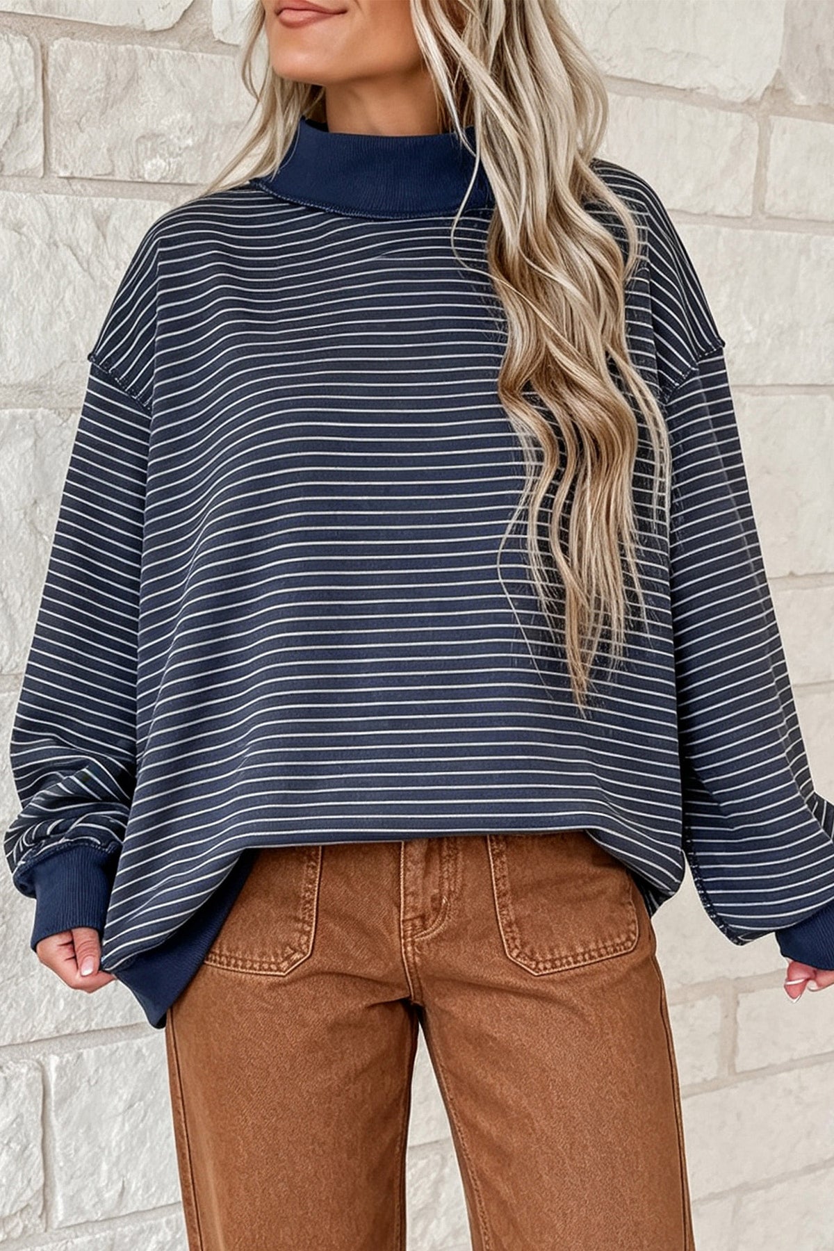 Sudadera oversize de canalé con bloques de color, rayas y cuello perkins, en color caqui
