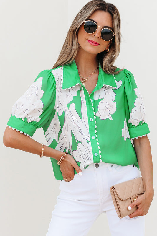 Camisa de verano con botones, mangas abullonadas y borde de ribete floral verde - Bego Fashion