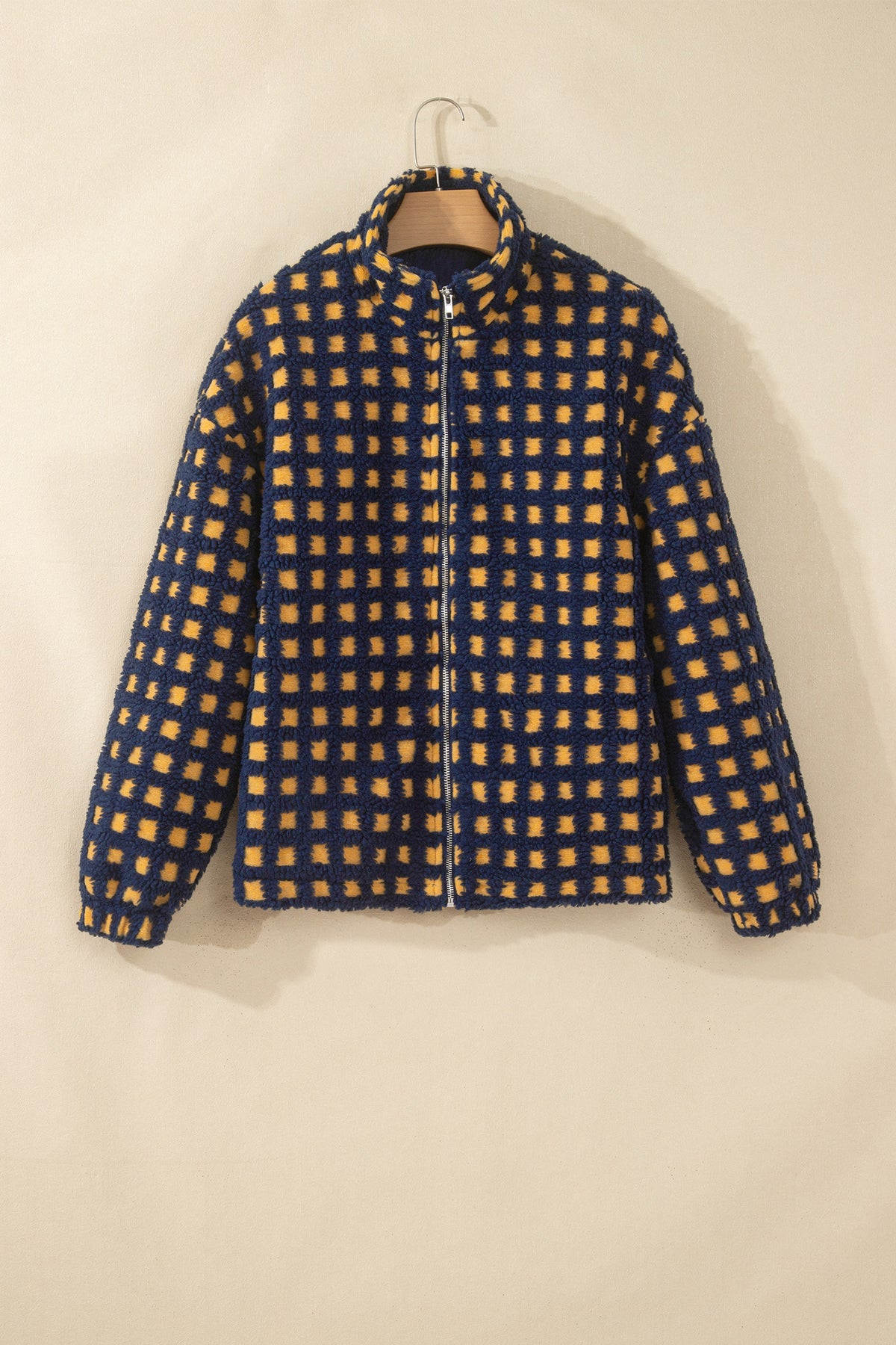 Chaqueta de forro polar tipo sherpa con cremallera y estampado de cuadros azules