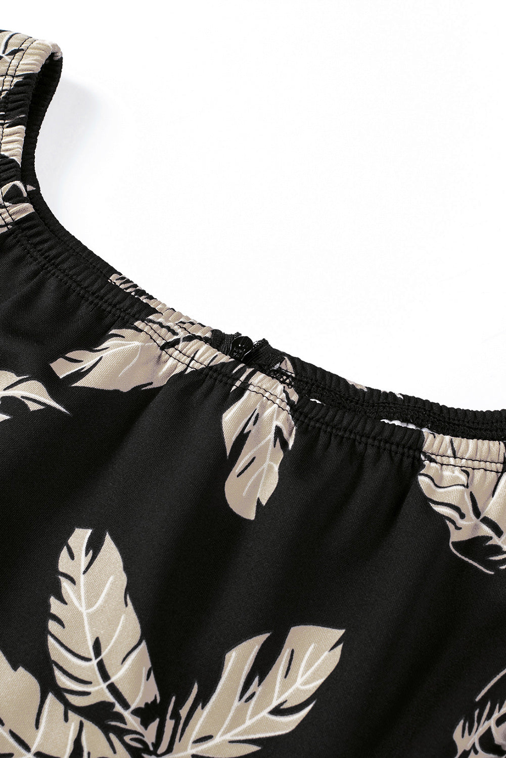 Vestido midi ajustado con abertura y hombros descubiertos con estampado negro - Bego Fashion