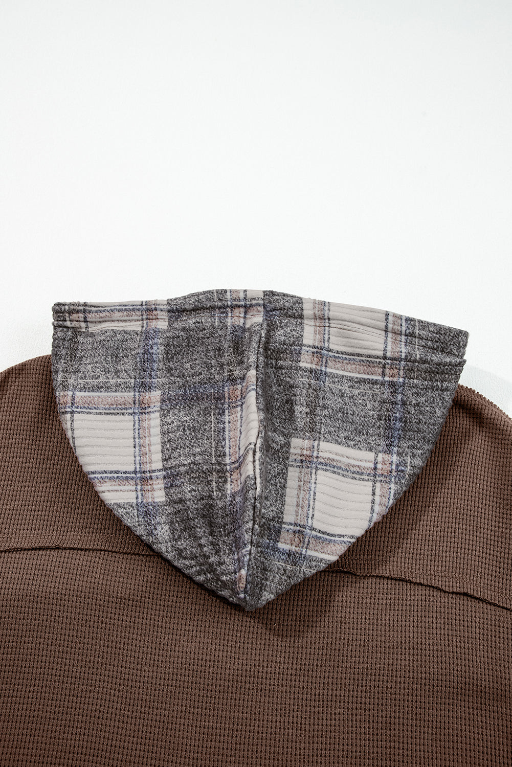 Chaqueta con capucha, cordón y botones de patchwork a cuadros marrones - Bego Fashion