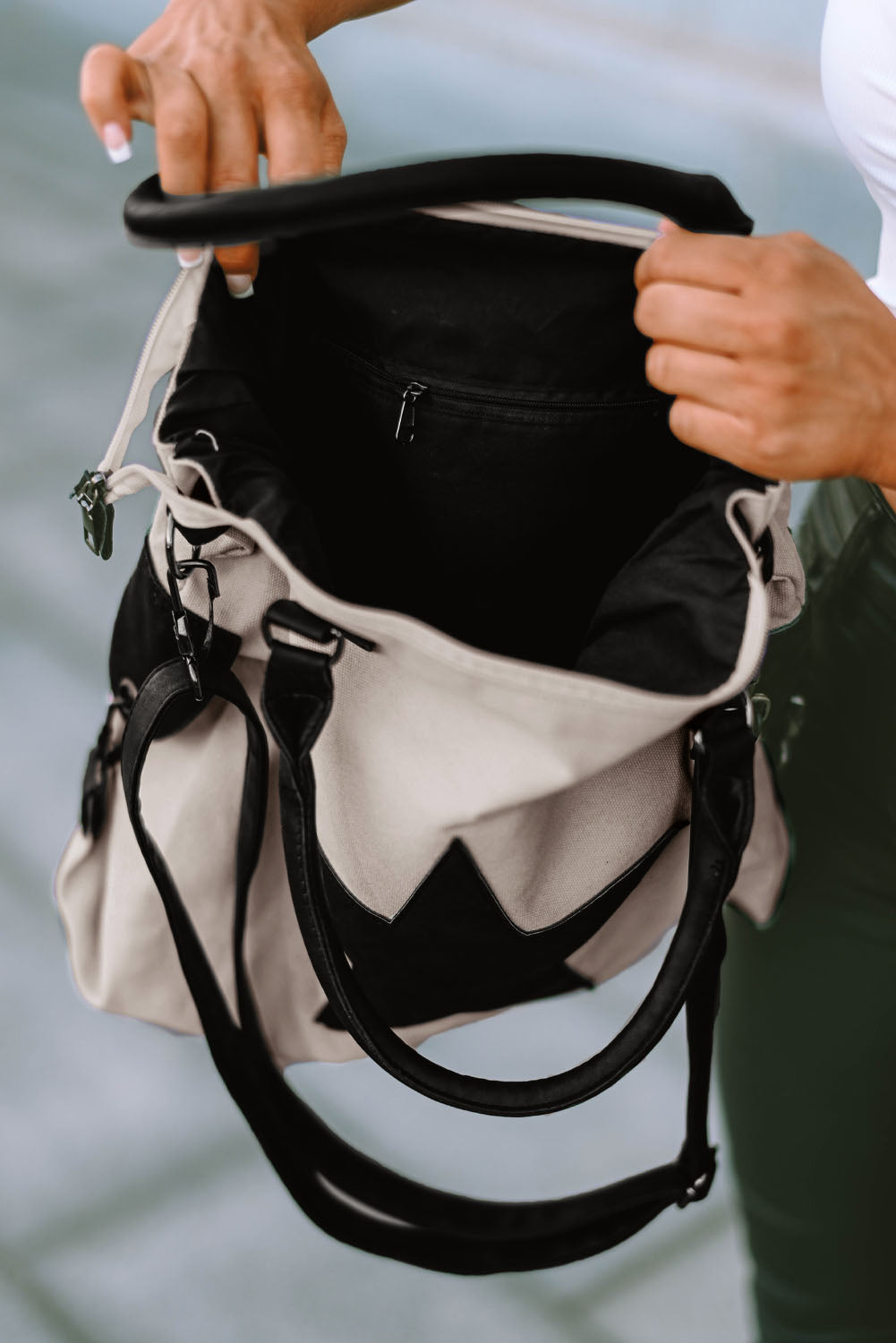 Bolso tote de lona beige estilo casual con diseño de estrella de cinco puntas