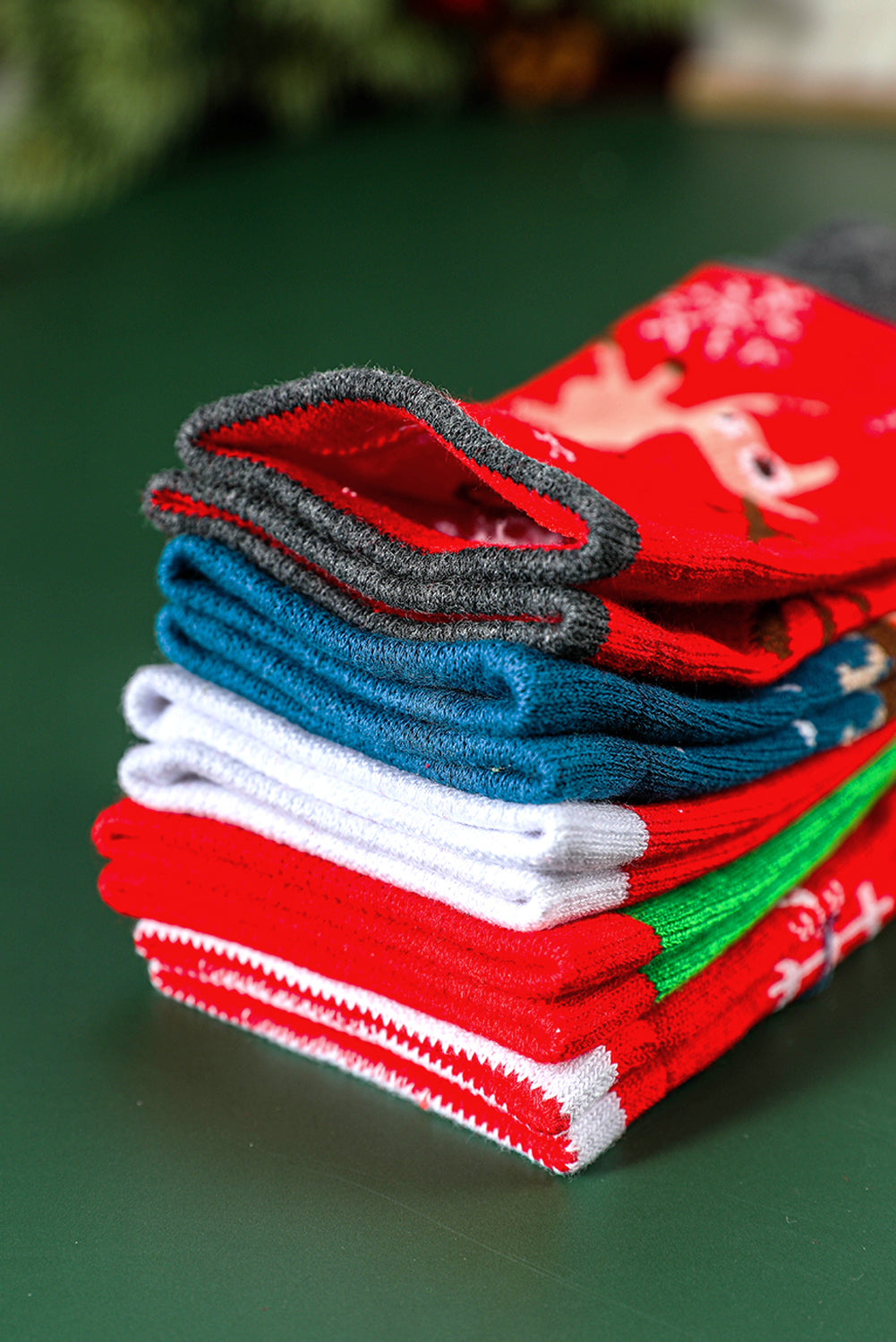 Set de 5 pares de calcetines suaves Dearlove con diseño navideño de renos de dibujos animados (color rojo intenso) y caja incluida.