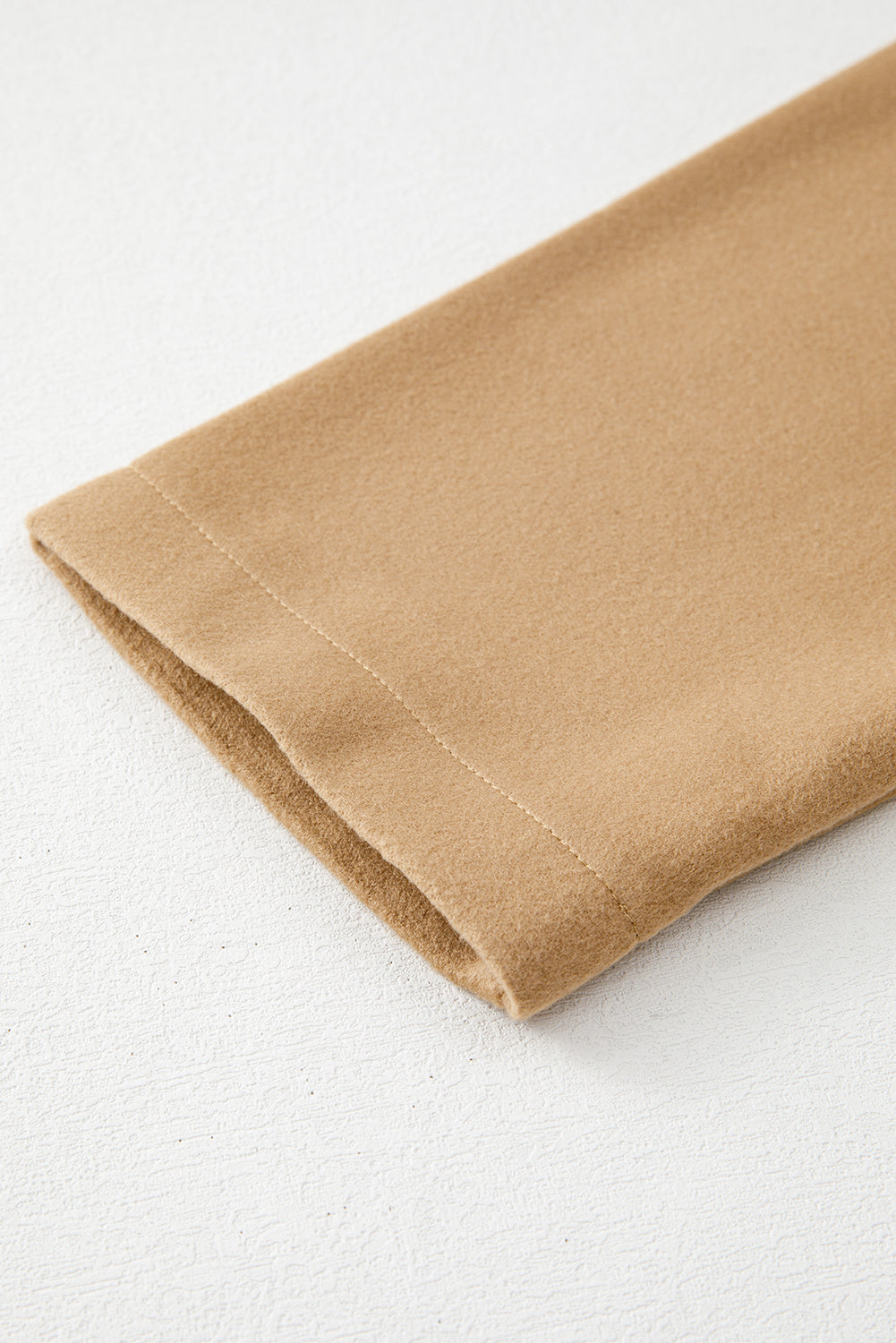 Abrigo casual de color liso beige francés claro con cremallera y capucha