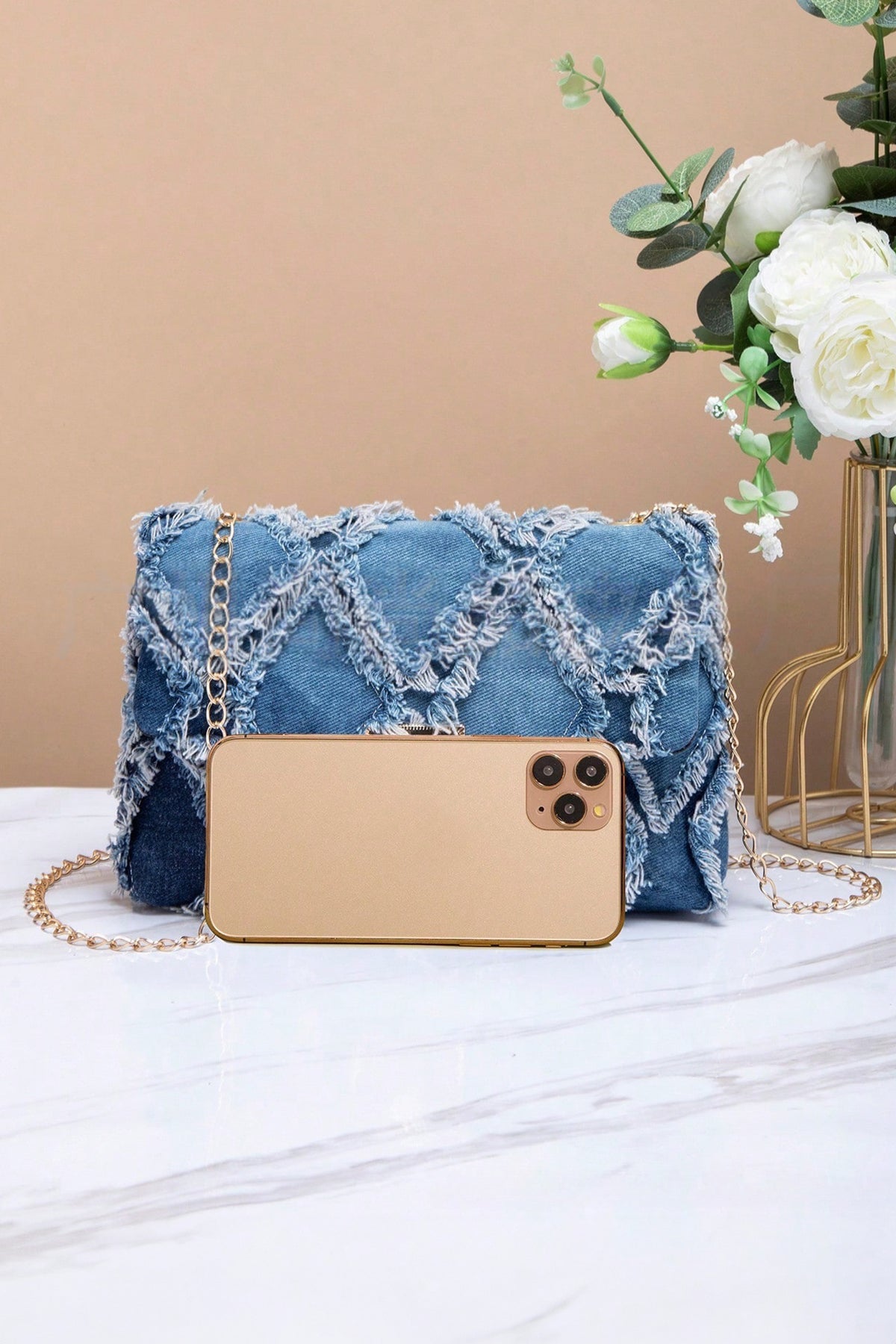 Tirante de cadena de mezclilla azul desgastada con diseño de celosía Bag