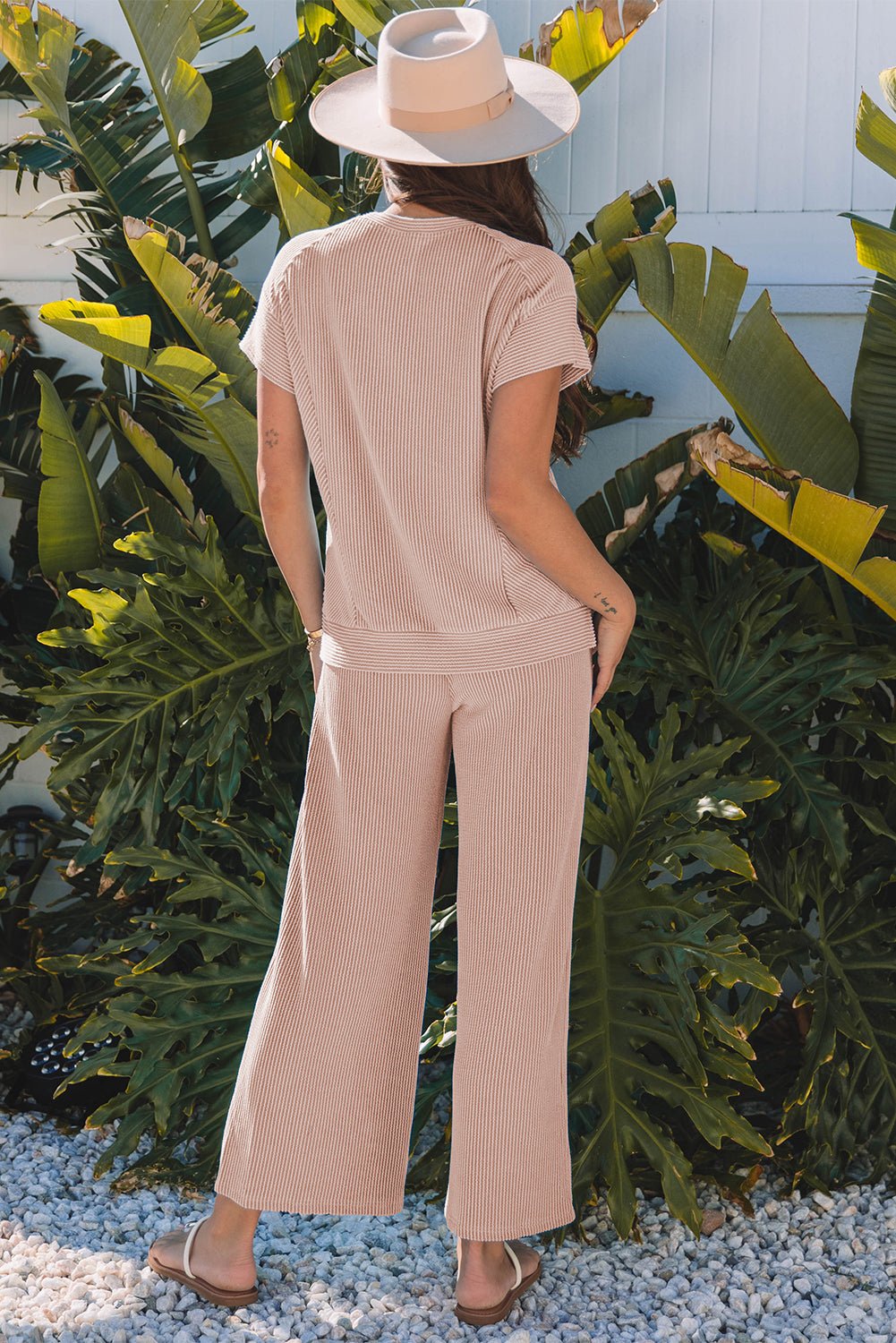 Conjunto de camiseta de manga corta y pantalón ancho de punto con cordón en color verde brillante - Bego Fashion