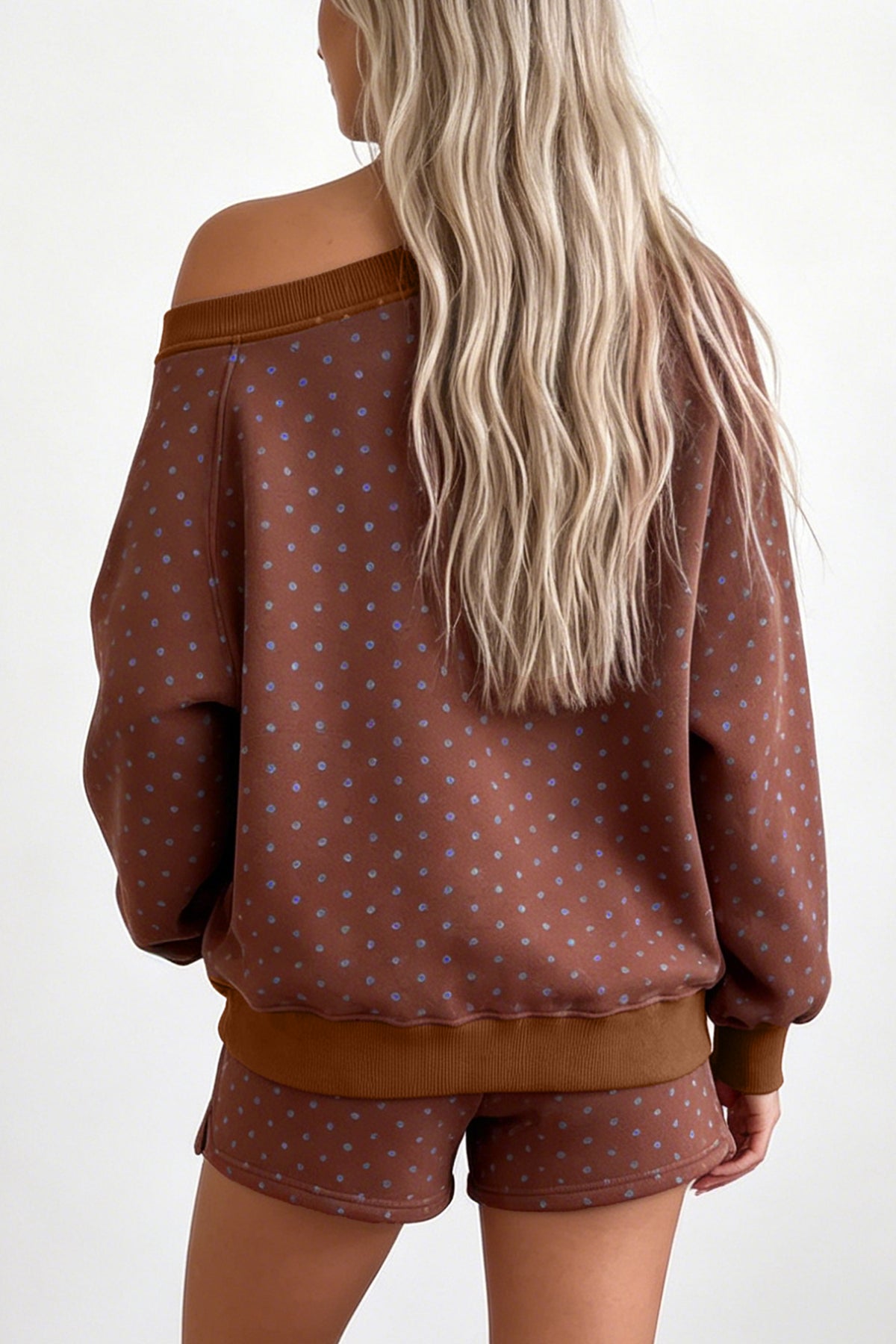 Conjunto de 2 piezas: blusa de manga larga holgada y shorts con cordón, estampado de lunares marrones.
