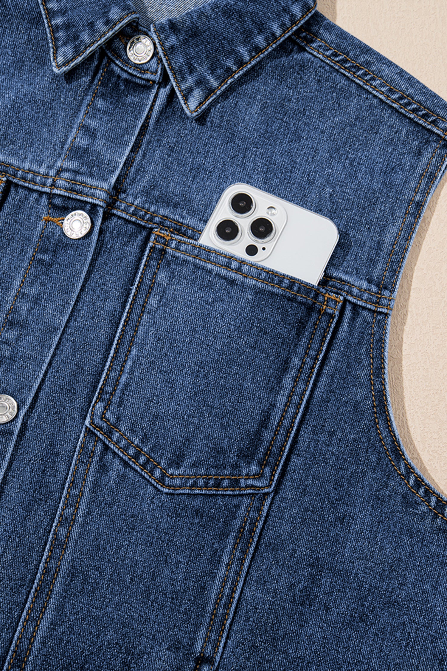 Chaleco vaquero azul oscuro con botones y detalle de costura de sastre - Bego Fashion