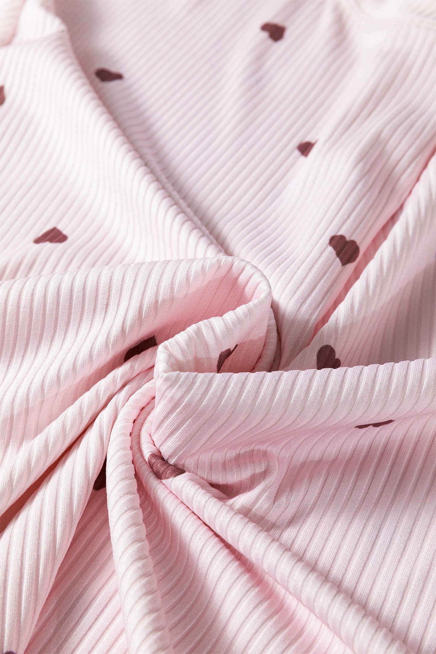 Conjunto de estar por casa corto de punto acanalado con estampado de corazón de San Valentín en rosa claro - Bego Fashion