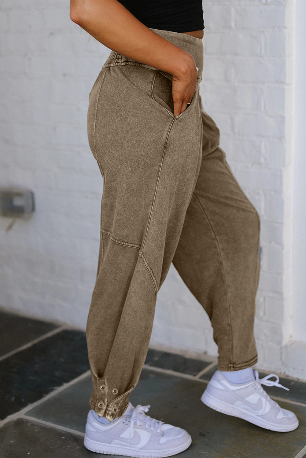 Pantalones casuales de tiro alto estilo jogger Elmwood con acabado mineral wash