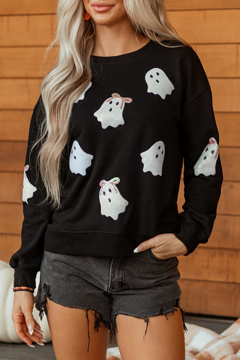 Sudadera de Halloween con cuello redondo, estampado de fantasma con lazo y lentejuelas negras