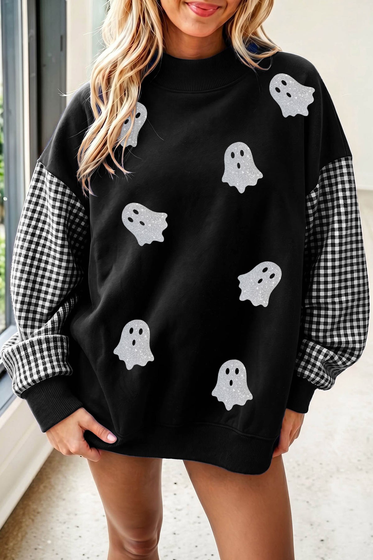 Sudadera tipo túnica de Halloween con estampado de fantasma, diseño de paneles y mangas a cuadros negros