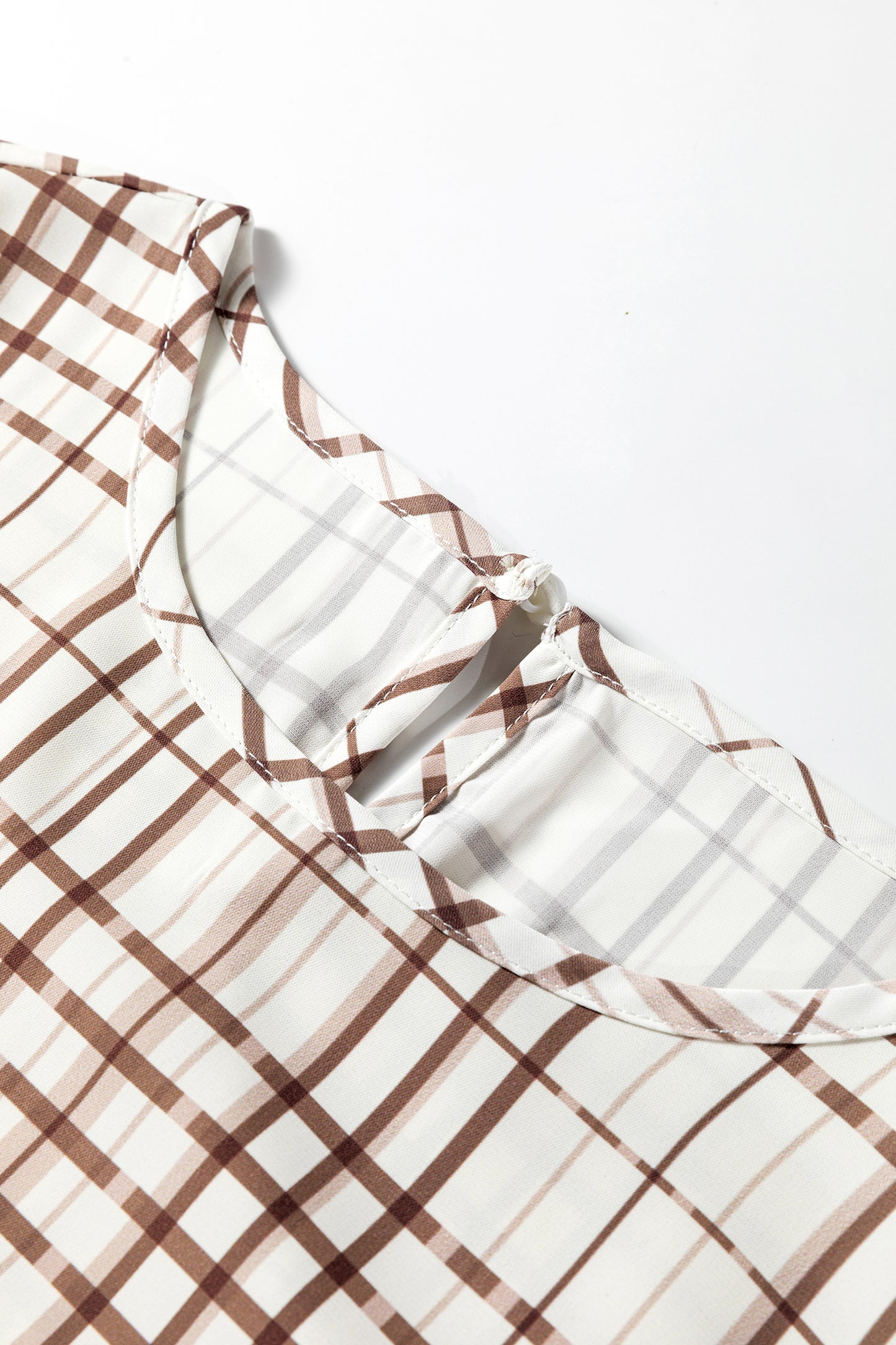 Blusa de media manga abullonada con volantes y estampado de cuadros blancos - Bego Fashion