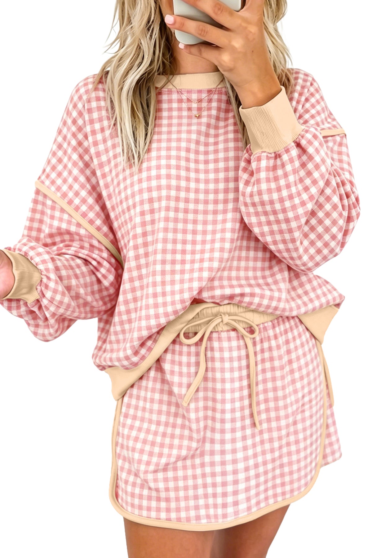 Conjunto de top de manga larga con cuello redondo, acabado acanalado y estampado de cuadros vichy rosas, y falda-pantalón (skort)