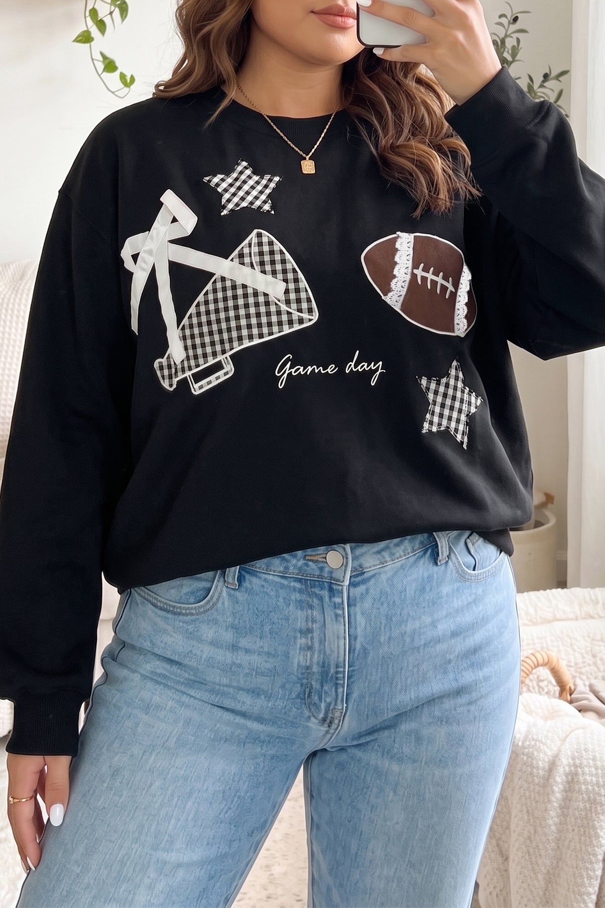 Sudadera de talla grande con diseño de parches y estampado «Rugby Game Day» en rojo competición