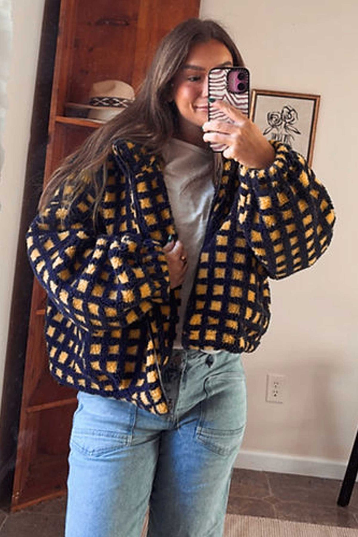 Chaqueta de forro polar tipo sherpa con cremallera y estampado de cuadros azules