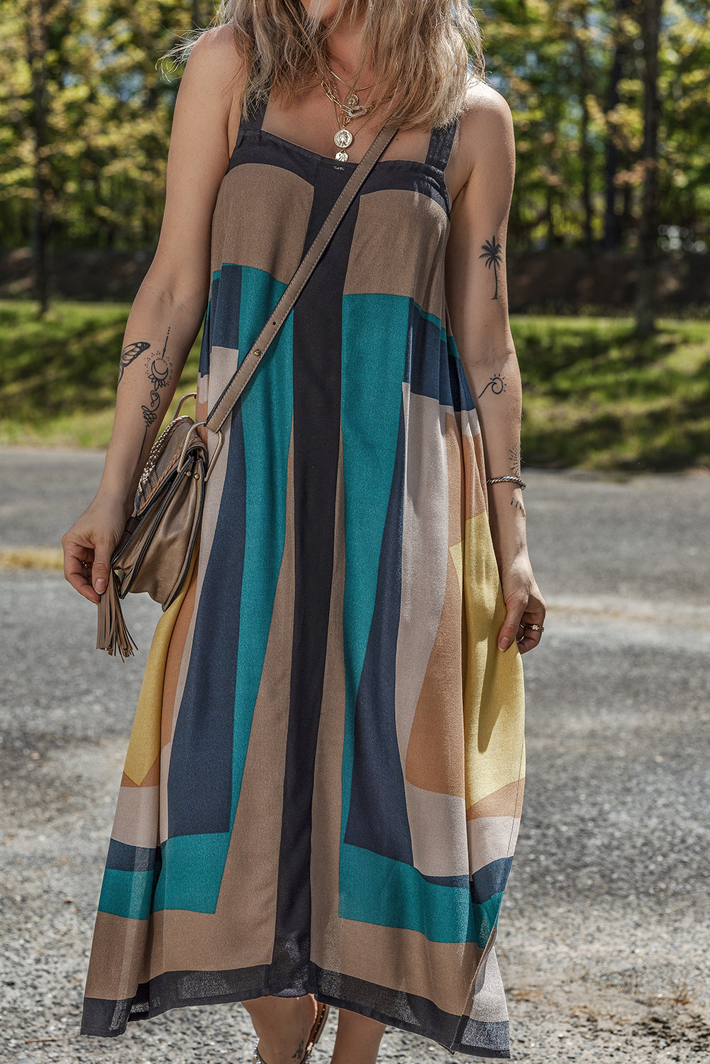 Vestido marrón retro sin mangas con estampado geométrico y espalda en Y - Bego Fashion