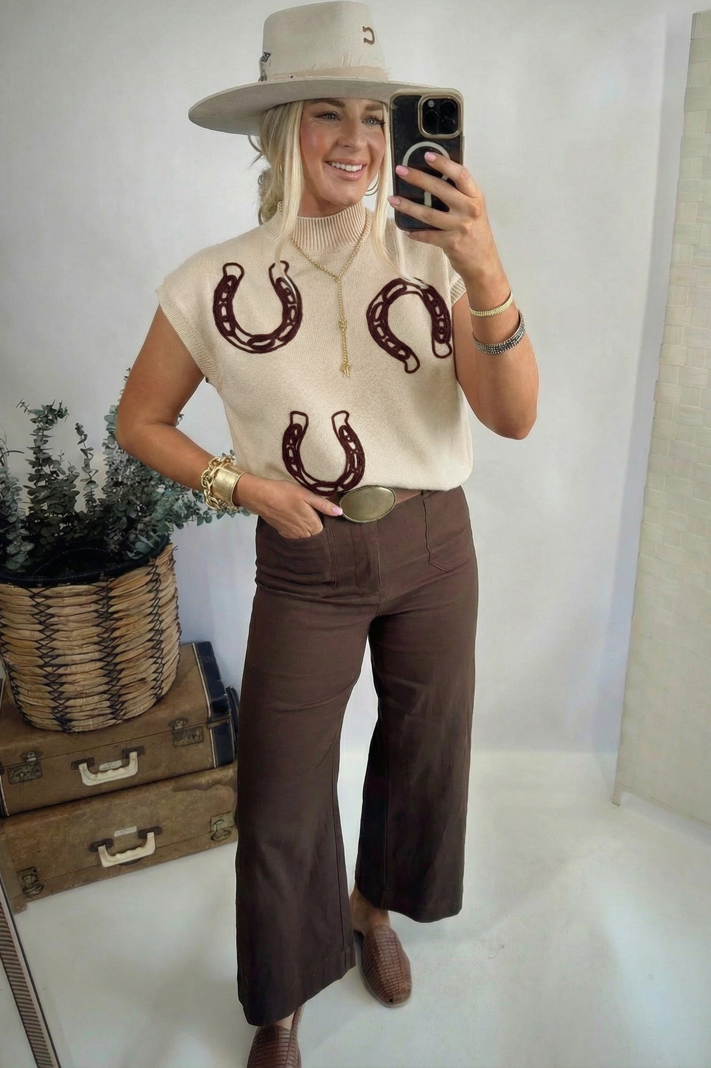 Suéter de manga corta con cuello alto, ribete acanalado y herraduras de pergamino - Bego Fashion