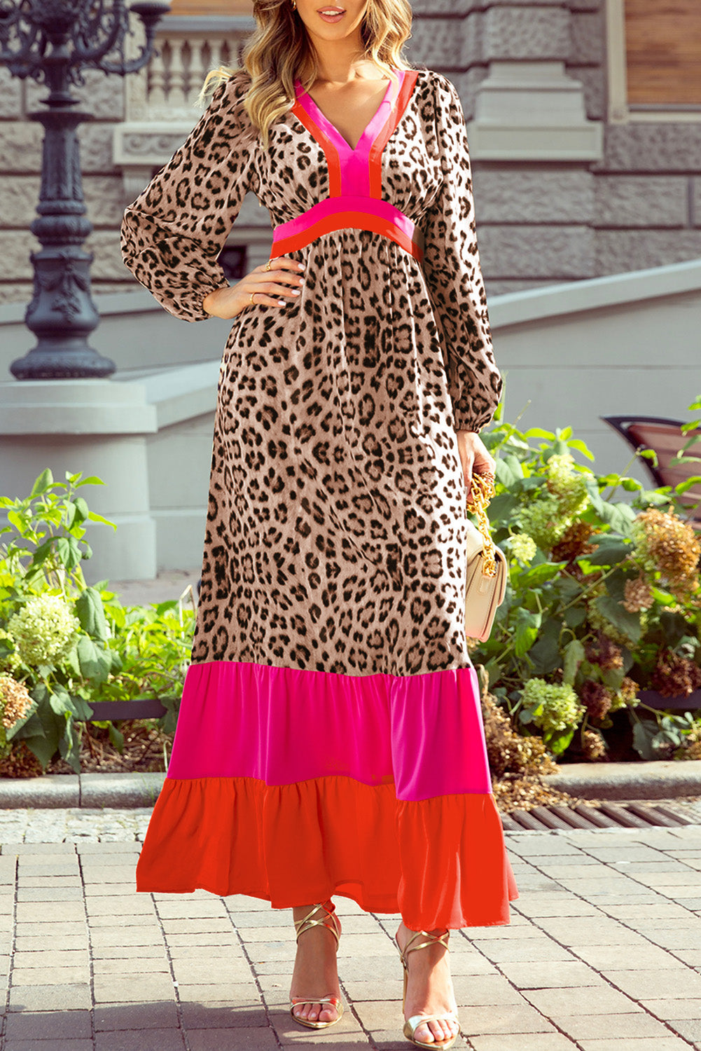 Maxivestido holgado con cuello en V y diseño de bloques de color (marrón y estampado de leopardo)