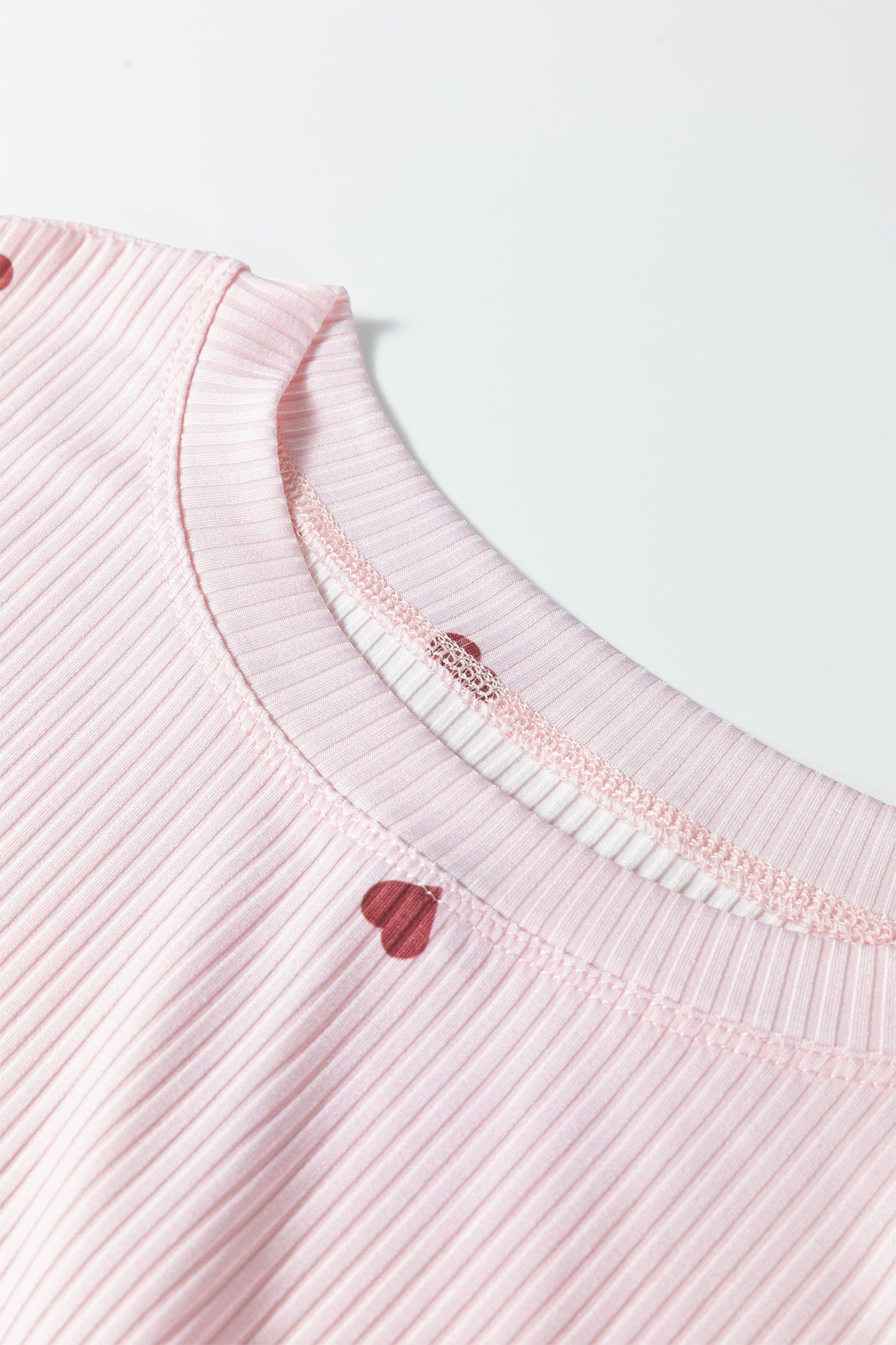 Conjunto de estar por casa corto de punto acanalado con estampado de corazón de San Valentín en rosa claro - Bego Fashion