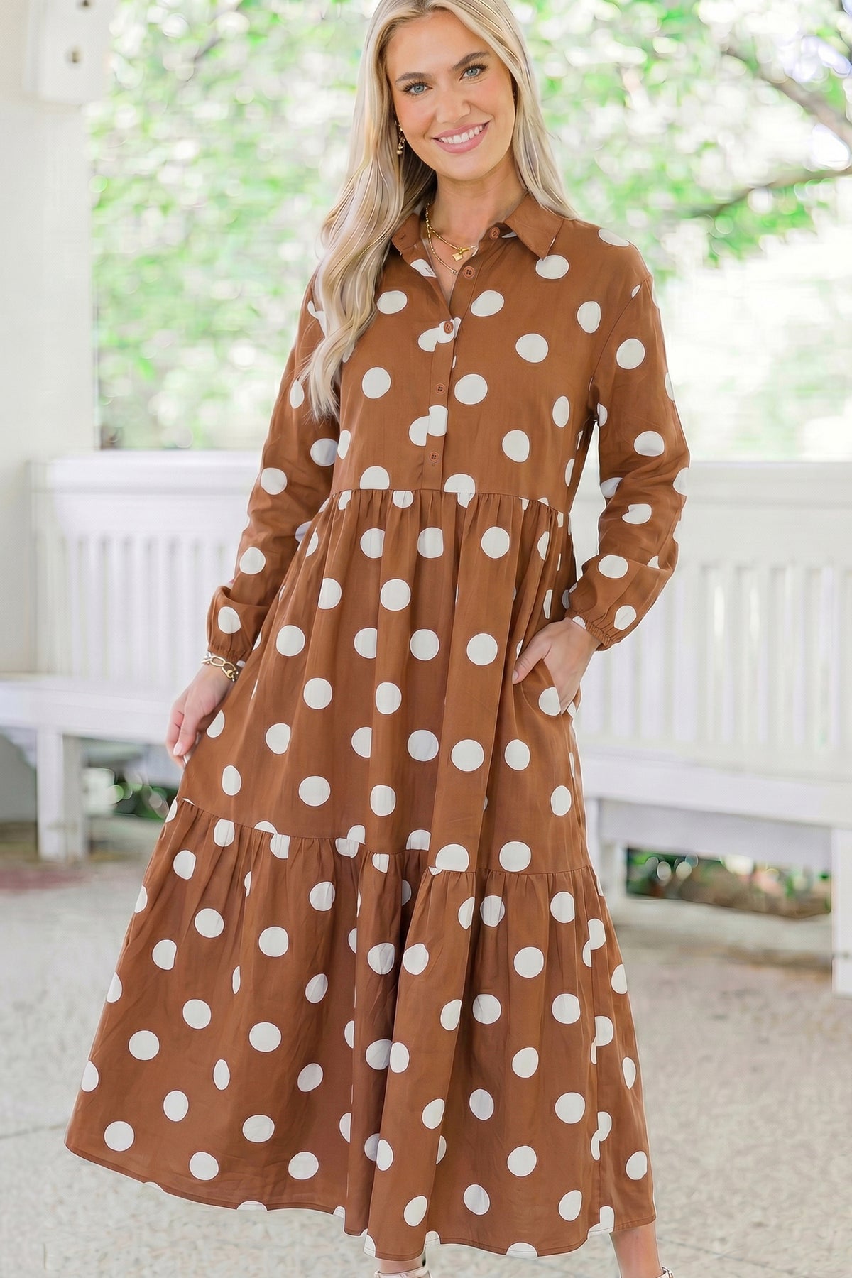 Vestido recto de manga larga con botones delanteros y estampado de lunares (Apricot)
