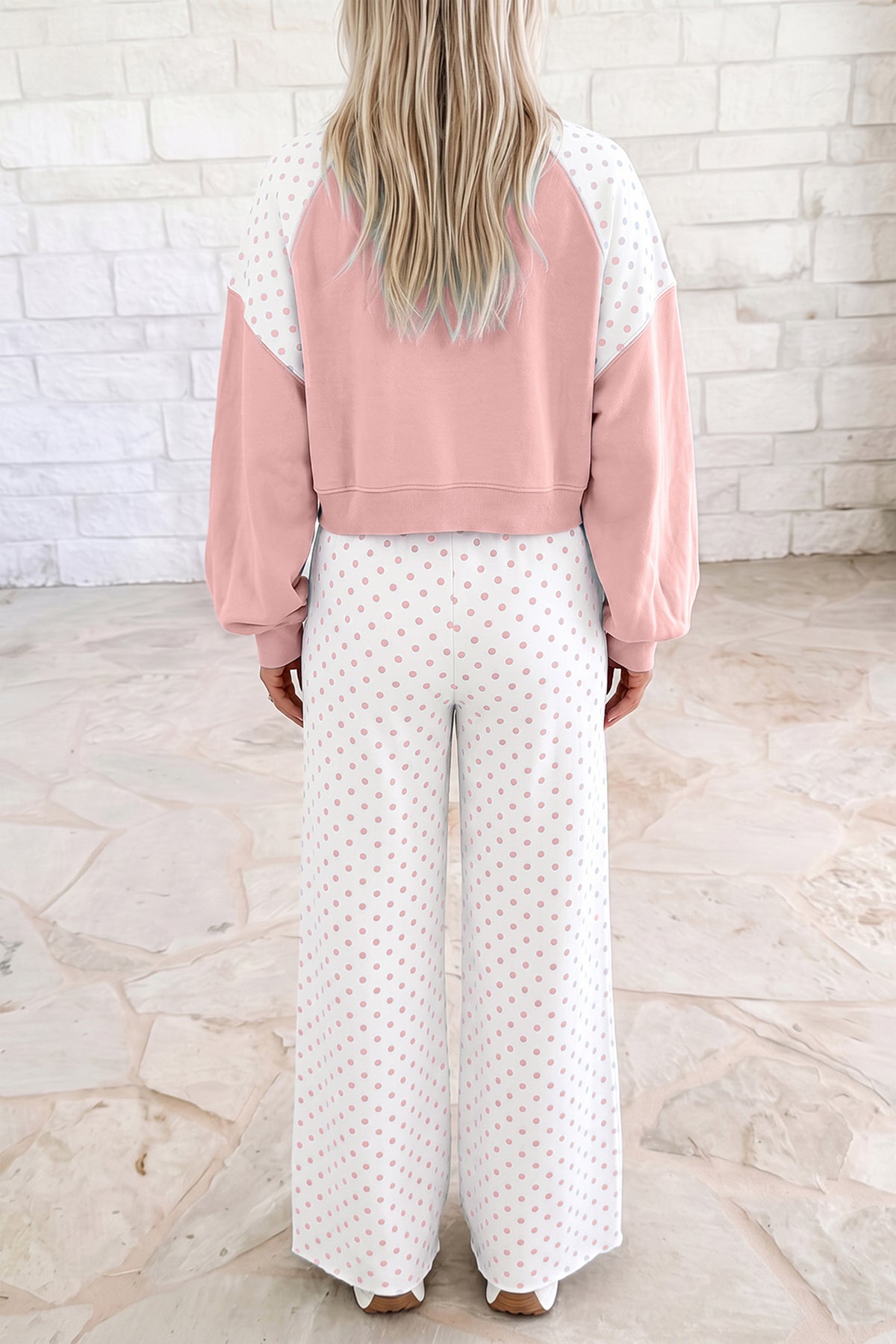 Conjunto casual de dos piezas con pantalón y manga larga, estilo patchwork y bloques de color, en color caqui con estampado de lunares.