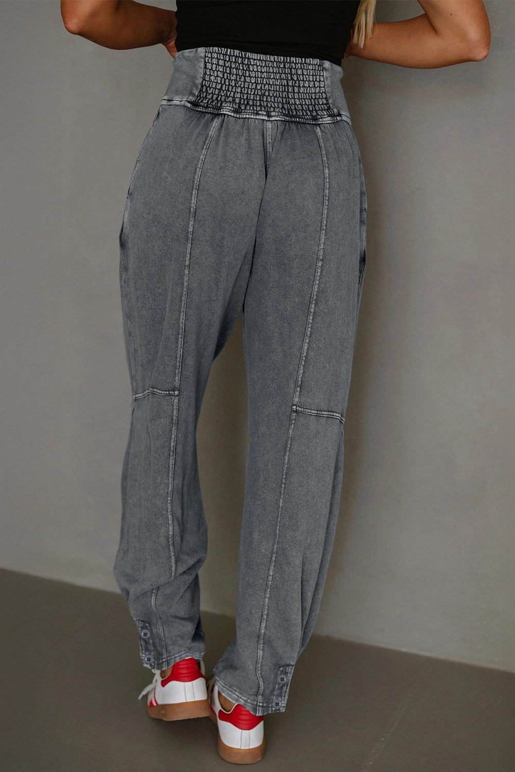 Pantalones casuales de tiro alto estilo jogger Elmwood con acabado mineral wash