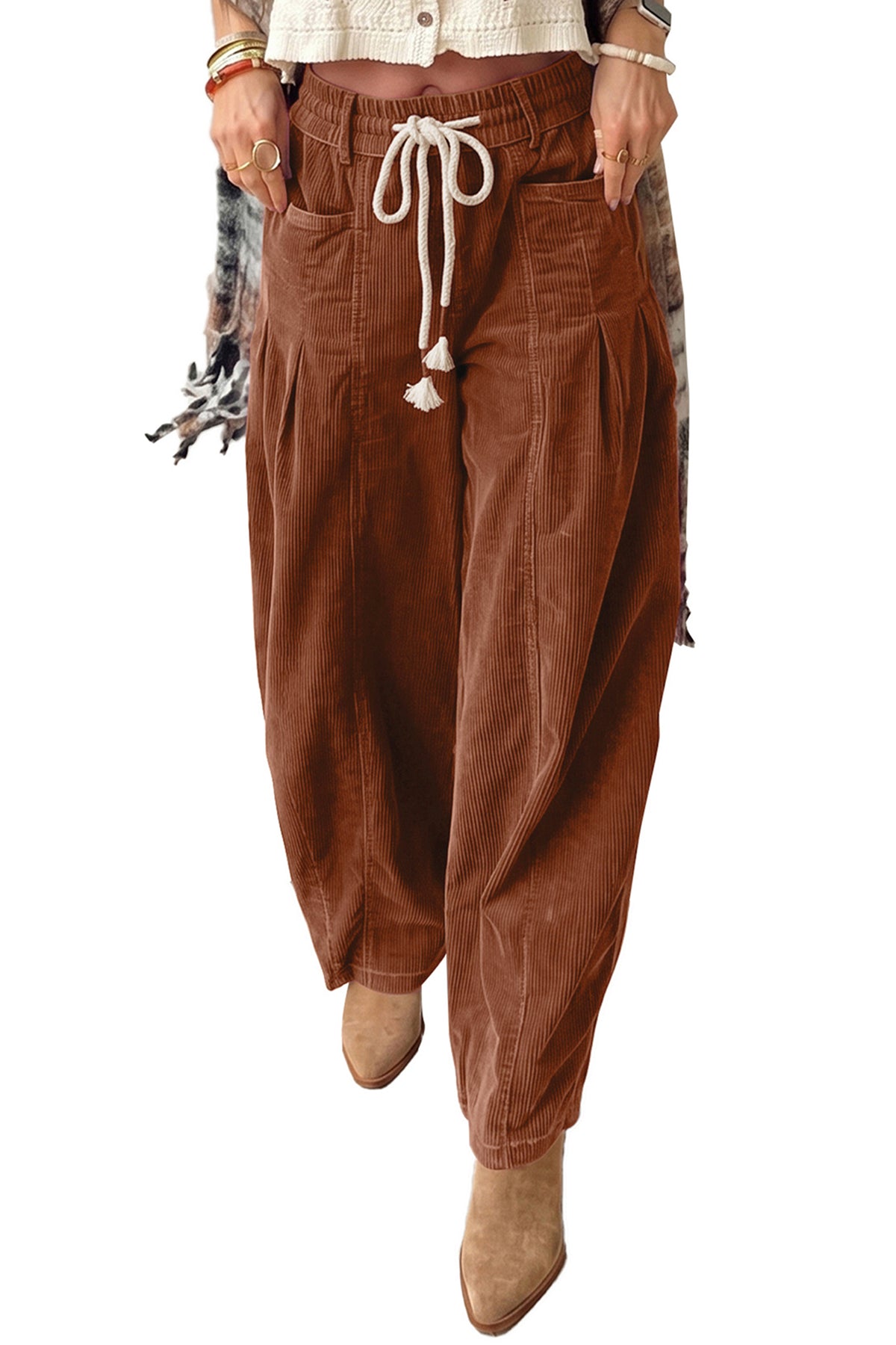 Pantalones casuales de pana color castaño con cintura elástica y cordón de ajuste