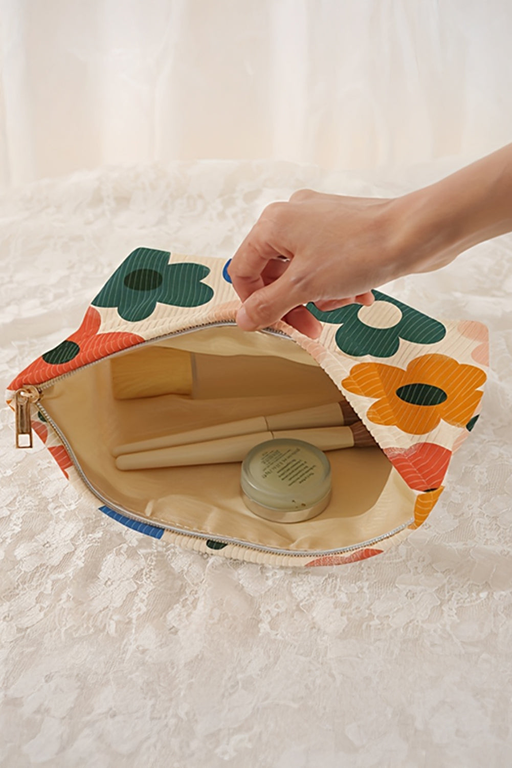 Bolsa de almacenamiento minimalista de pana con estampado floral blanco